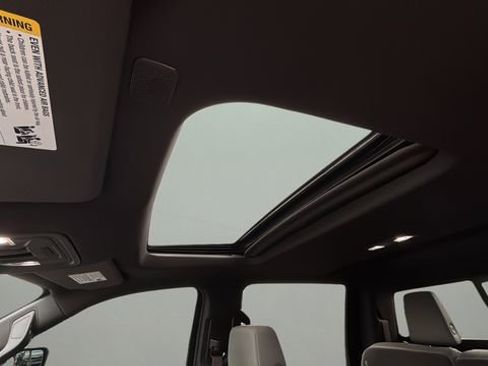 Used 2024 Chevrolet Silverado 2500 LTZ w/ LTZ Premium Package image 19