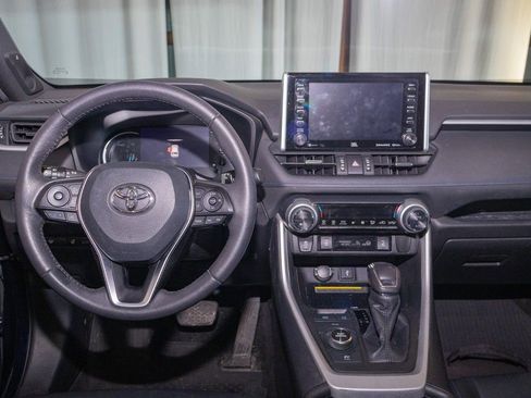 Used 2021 Toyota RAV4 XSE image 17