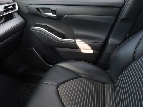 Used 2023 Toyota Highlander XSE AWD/4WD image 20