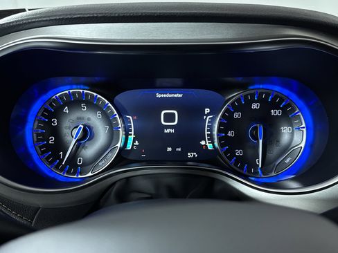 New 2026 Chrysler Pacifica Pinnacle image 10