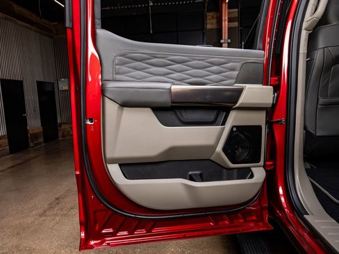 Used 2026 Ford F250 Platinum w/ Platinum Plus Package image 38