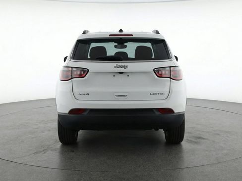 Used 2025 Jeep Compass Latitude AWD/4WD image 7