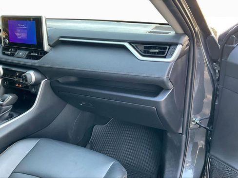 Used 2025 Toyota RAV4 XLE Premium image 19