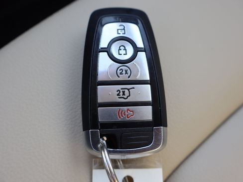 Used 2024 Ford Edge SEL w/ Convenience Package AWD/4WD image 32