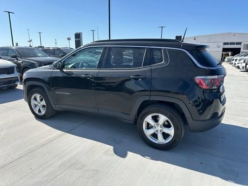 Used 2018 Jeep Compass Latitude AWD/4WD image 13