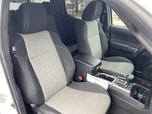 Used 2023 Toyota Tacoma TRD Off-Road image 20