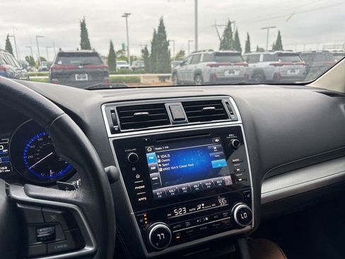 Used 2018 Subaru Outback 2.5i Premium AWD/4WD image 3