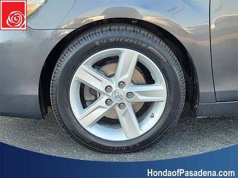 Used 2010 Toyota Camry image 28