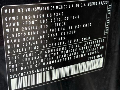 Used 2023 Volkswagen Tiguan SE R-Line FWD image 32