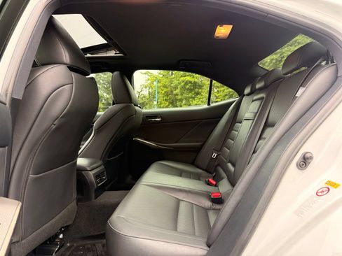 Used 2015 Lexus IS 250 w/ F-Sport Package RWD image 20
