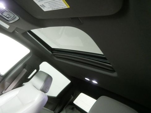 Used 2019 GMC Sierra 1500 SLT w/ SLT Premium Plus Package image 12