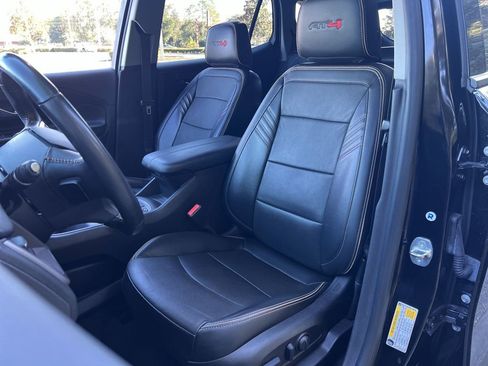 Used 2022 GMC Terrain AT4 w/ Infotainment Package II image 11