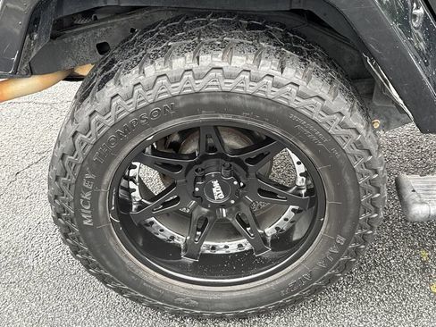 Used 2015 Jeep Wrangler Unlimited Sahara w/ Dual Top Group AWD/4WD image 17