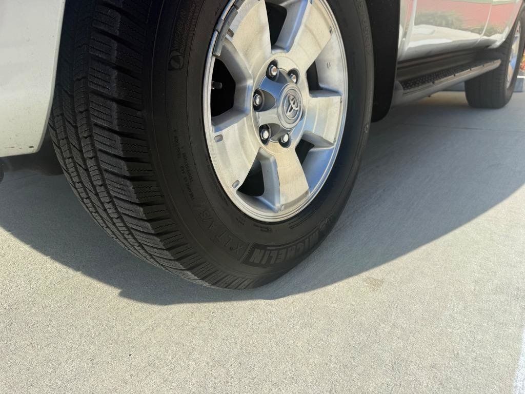 Used 2007 Toyota 4Runner SR5 AWD/4WD image 16