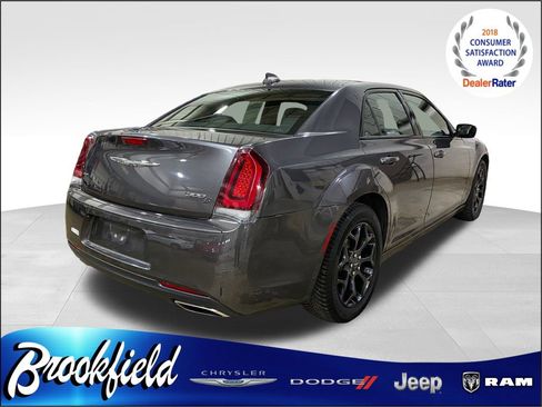 Used 2019 Chrysler 300 S image 8