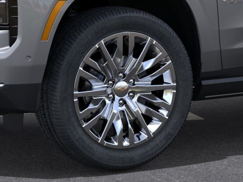 New 2026 Chevrolet Suburban Premier RWD image 40