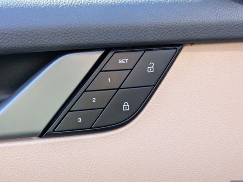 Used 2024 Porsche 911 Carrera 4 image 25