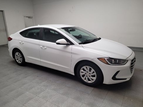 Used 2017 Hyundai Elantra SE image 11