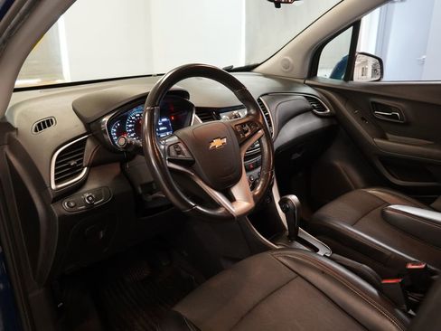 Used 2019 Chevrolet Trax LT w/ LT Convenience Package FWD image 6