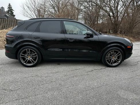 Used 2023 Porsche Cayenne S Platinum image 5