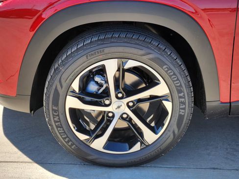 New 2026 Chevrolet Trax RS w/ Sunroof Package FWD image 11