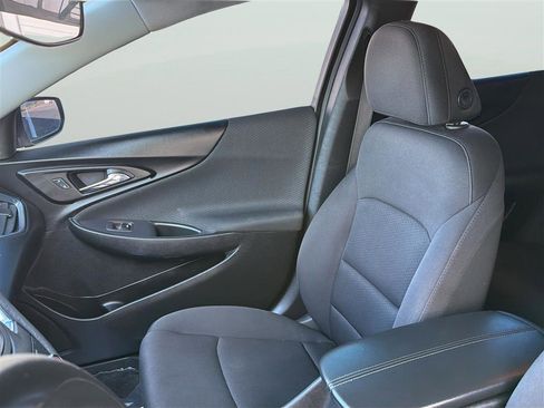 Used 2020 Chevrolet Malibu LT image 14