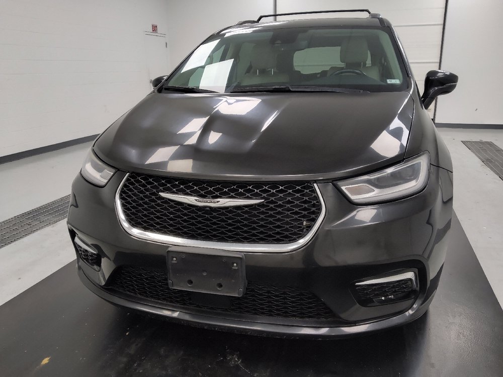 Used 2021 Chrysler Pacifica Touring-L FWD image 15