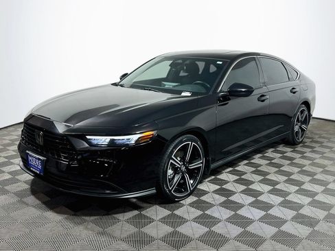 Used 2023 Honda Accord Sport image 3