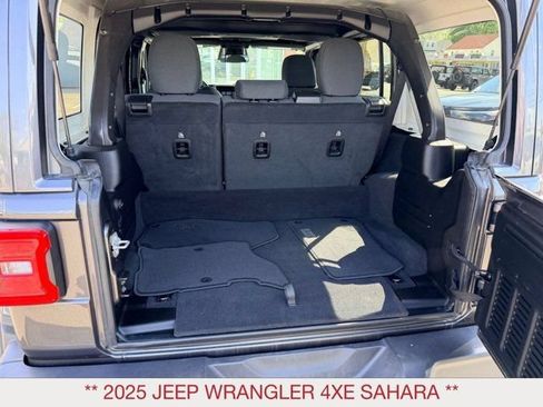 Certified 2025 Jeep Wrangler Unlimited Sahara w/ Safety Group AWD/4WD image 12
