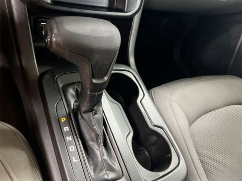 Used 2017 GMC Canyon 2WD Crew Cab w/ Convenience Package image 16