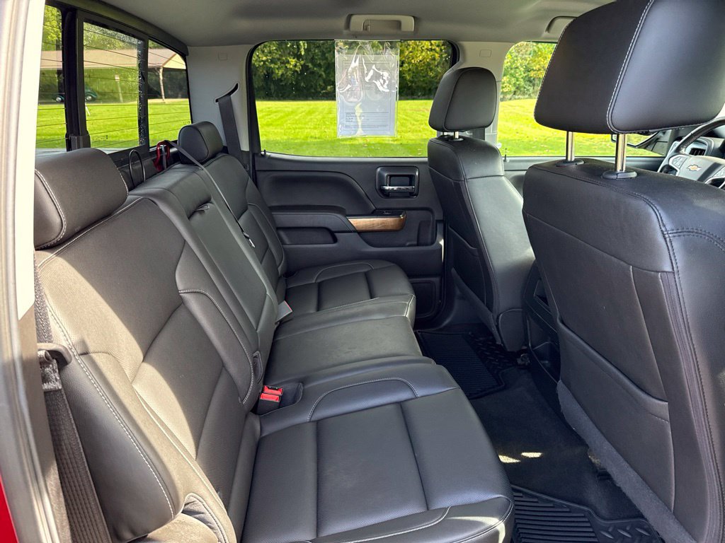 Used 2018 Chevrolet Silverado 1500 LTZ w/ Sport Package AWD/4WD image 29