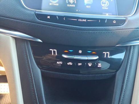 Used 2019 Cadillac XT5 FWD image 20