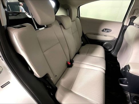 Used 2016 Honda HR-V EX image 39