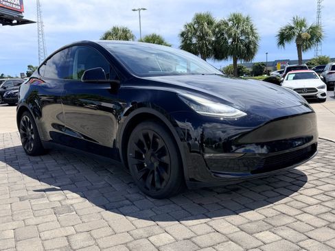 Used 2021 Tesla Model Y 2WD image 7