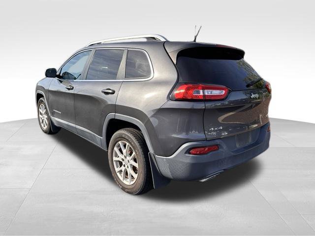 Used 2016 Jeep Cherokee Latitude w/ Cold Weather Group AWD/4WD image 5