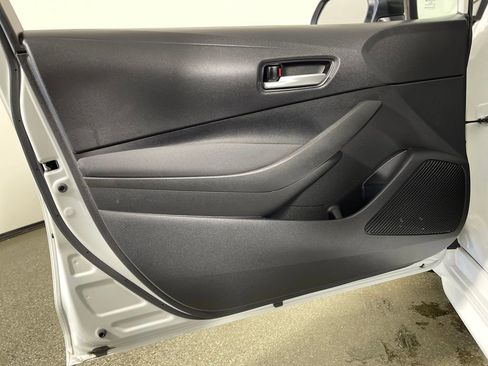 Used 2021 Toyota Corolla LE image 17