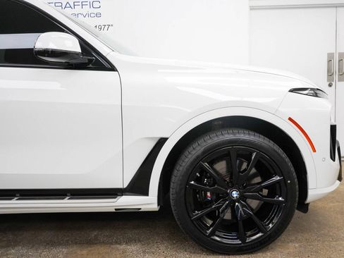 Used 2023 BMW X7 xDrive40i w/ Executive Package AWD/4WD image 17