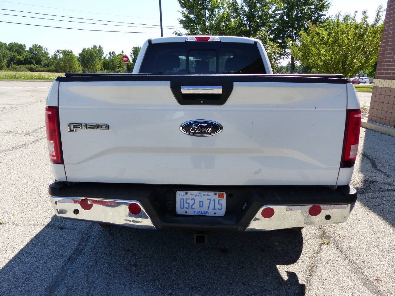 Used 2015 Ford F150 XLT w/ Equipment Group 302A Luxury AWD/4WD image 7