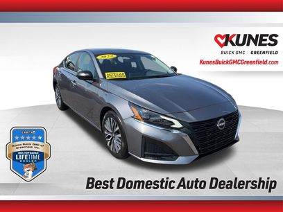 Used 2024 Nissan Altima 2.5 SV