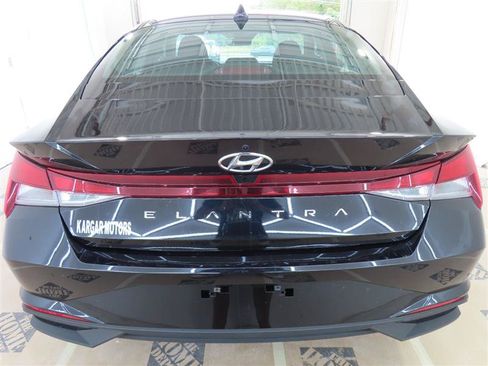 Used 2023 Hyundai Elantra SEL FWD image 11