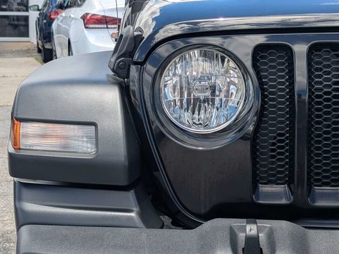 Used 2021 Jeep Wrangler Sport AWD/4WD image 11