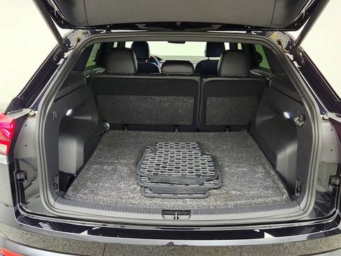 Used 2024 Volkswagen Atlas Cross Sport SE w/ Panoramic Sunroof Package FWD image 21