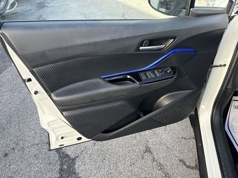 Used 2020 Toyota C-HR XLE image 21