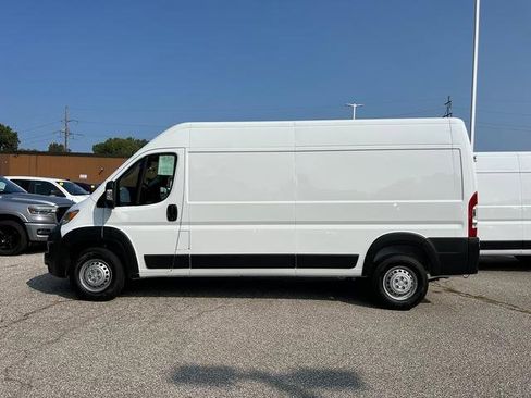 Used 2025 RAM ProMaster 2500 w/ Power Group image 6