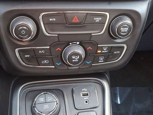 Used 2018 Jeep Compass Trailhawk w/ Navigation Group image 19