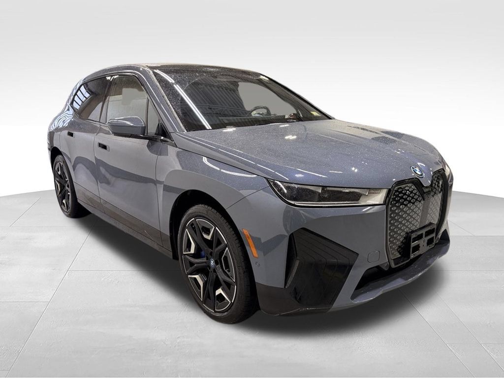 Used 2024 BMW iX xDrive50 w/ Sport Package AWD/4WD image 7