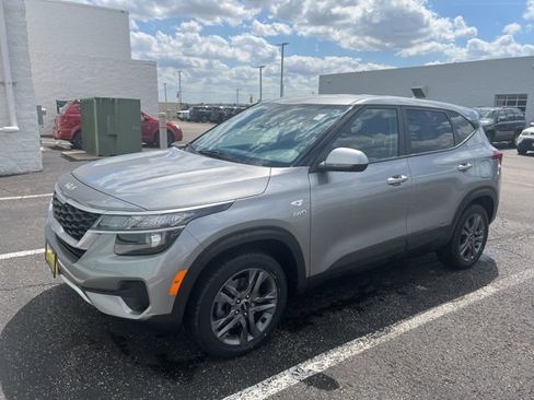 Certified 2023 Kia Seltos LX image 1
