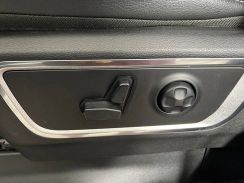 Used 2019 RAM 1500 Laramie AWD/4WD image 20