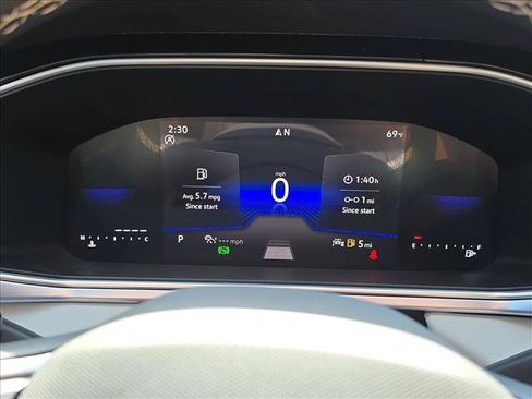 New 2026 Volkswagen Taos SE FWD image 13