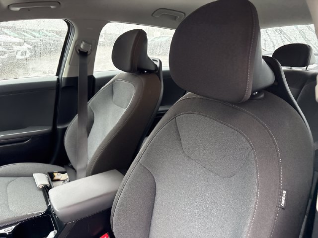 Used 2025 Kia K4 FWD image 9